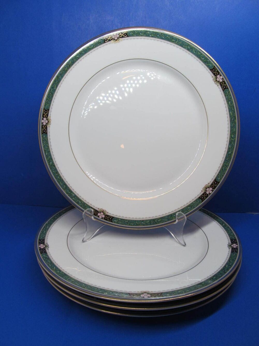 Mikasa L3115 Serena Jade Set Of Four 10 7/8" Dinner Plates Excellent Condition